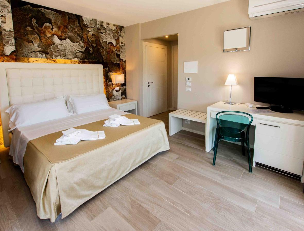 Hotel Boutique Carolina Marina di Castagneto Carducci Extérieur photo